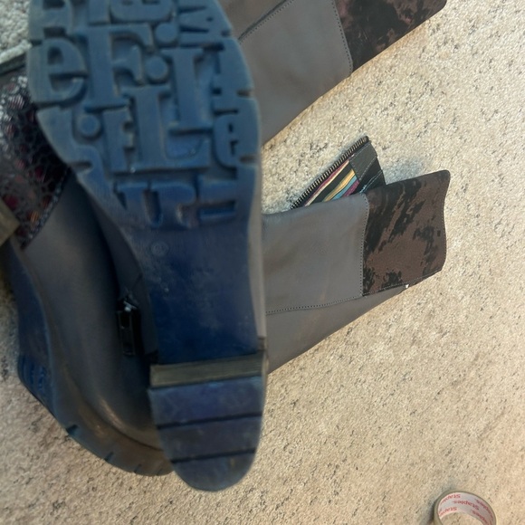 Felmini NWOT box size 38 (7.5) Gray Chunky Block Heel purple reptile accents - Picture 10 of 14